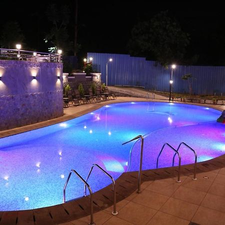 Vits Lonavala Hotel Buitenkant foto