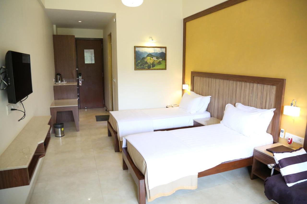 Vits Lonavala Hotel Buitenkant foto
