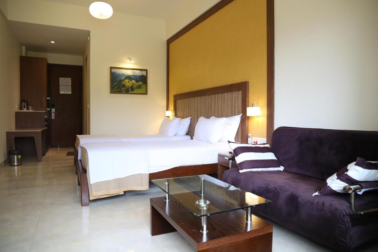 Vits Lonavala Hotel Buitenkant foto