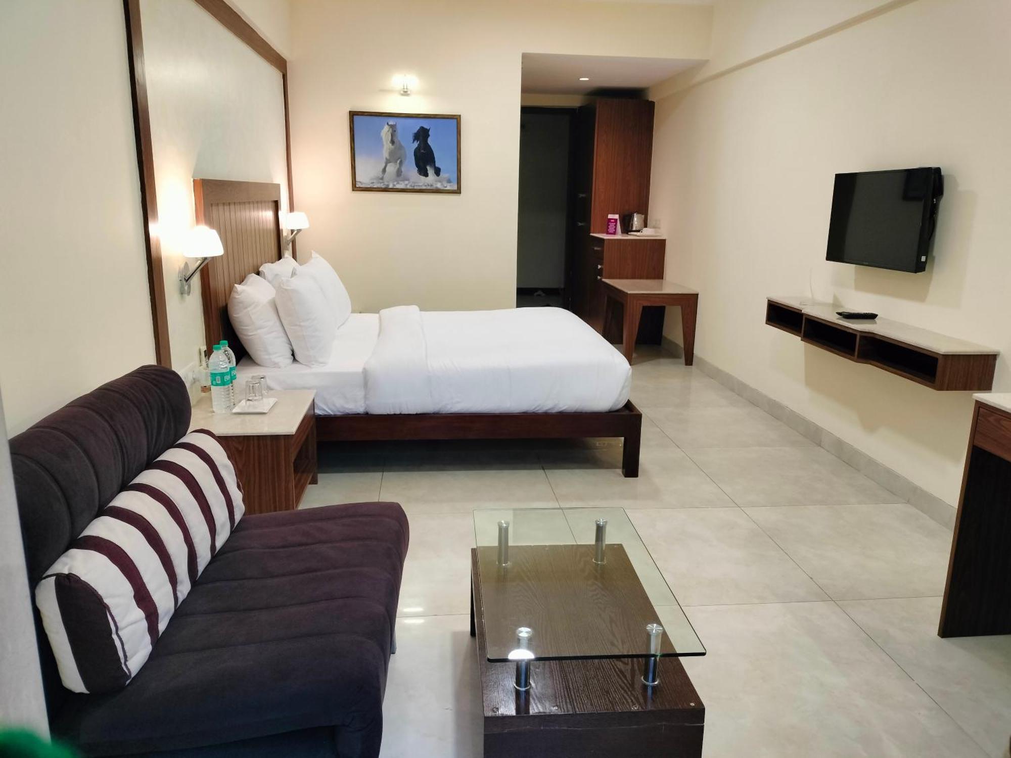 Vits Lonavala Hotel Buitenkant foto