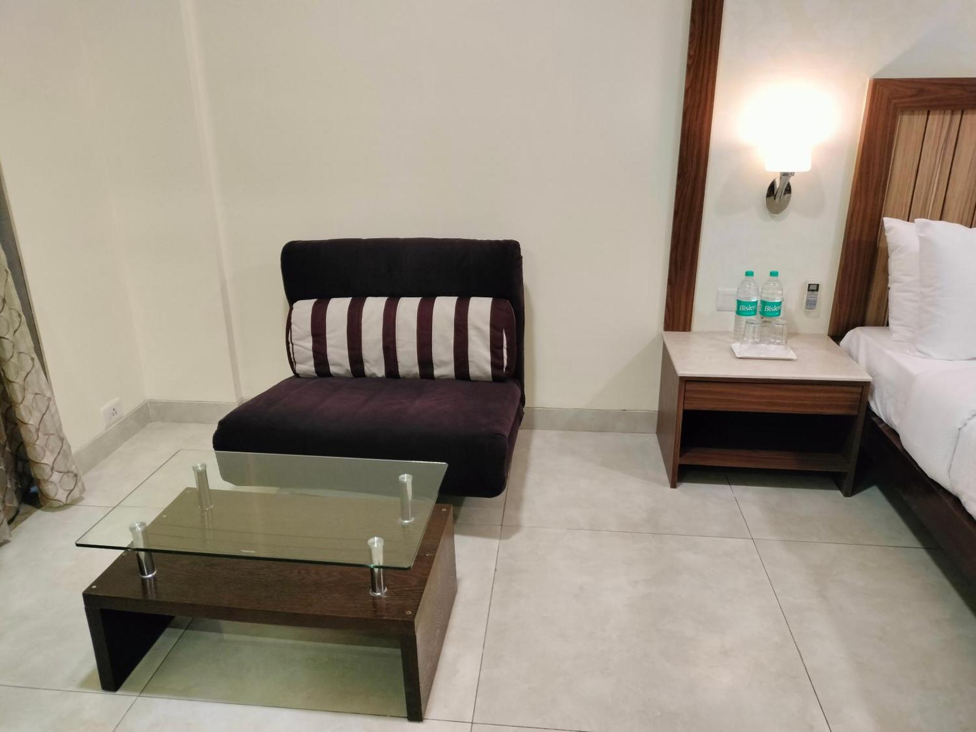 Vits Lonavala Hotel Buitenkant foto