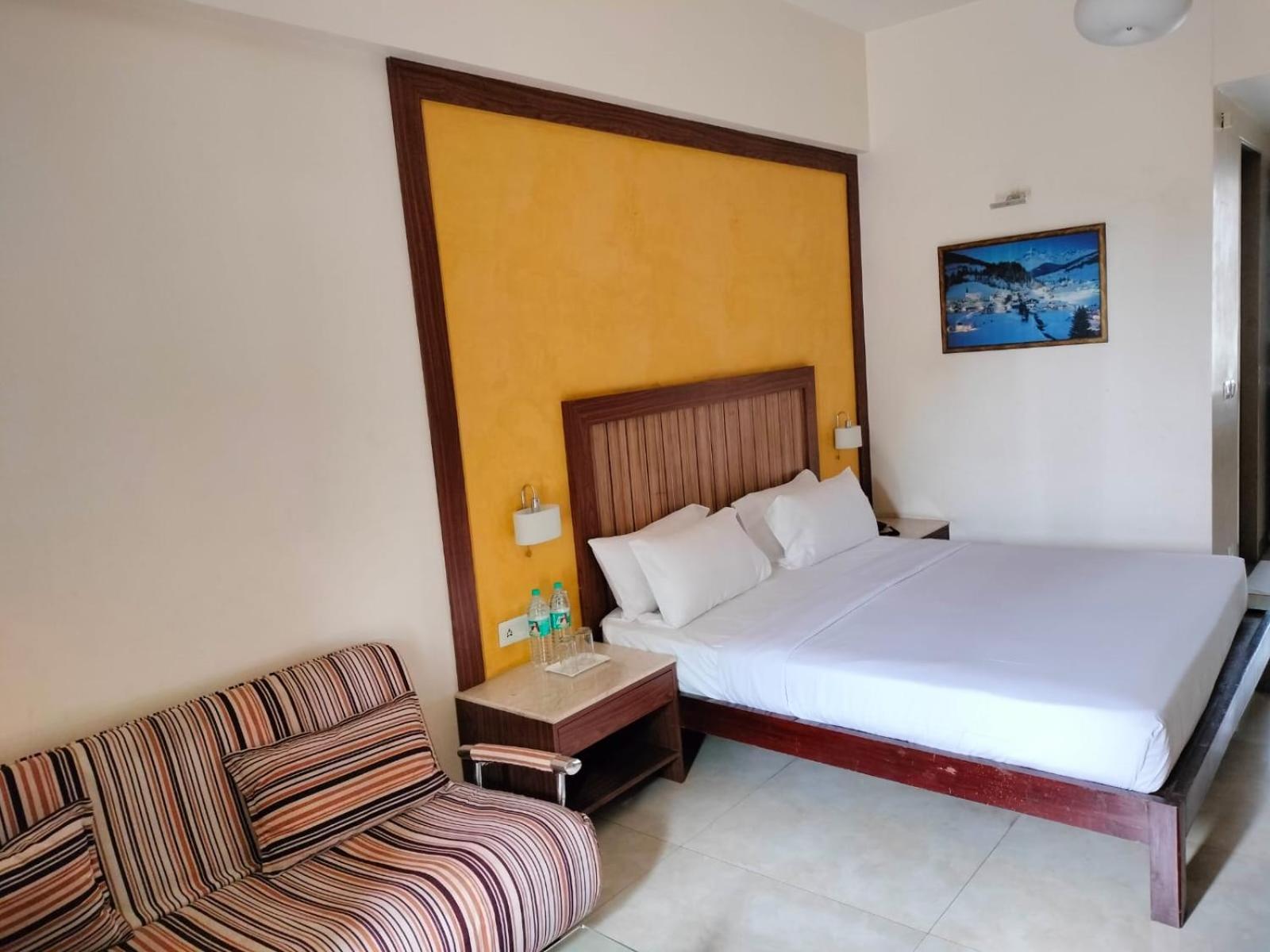 Vits Lonavala Hotel Buitenkant foto